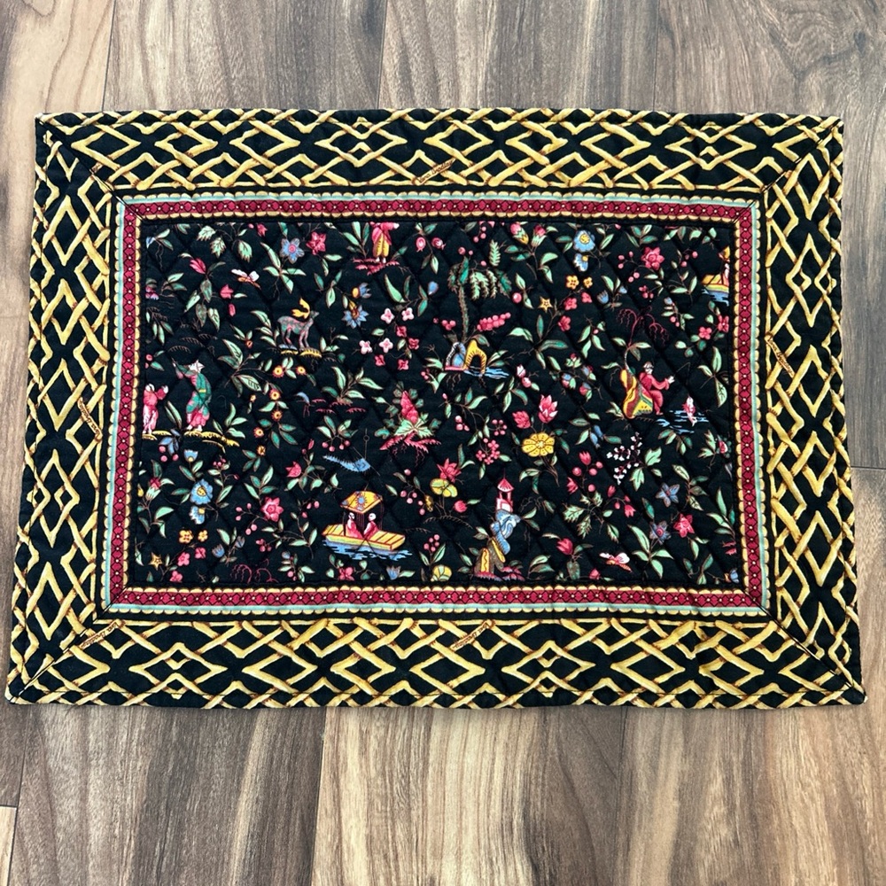 Vera Bradley Ming Placemats And Napkins Set of 8 Retired - Picture 2 of 10